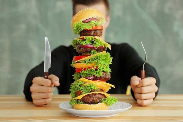 چطور پرخوری یا کم خوری عصبی را در بحران‌ها مهار کنیم؟