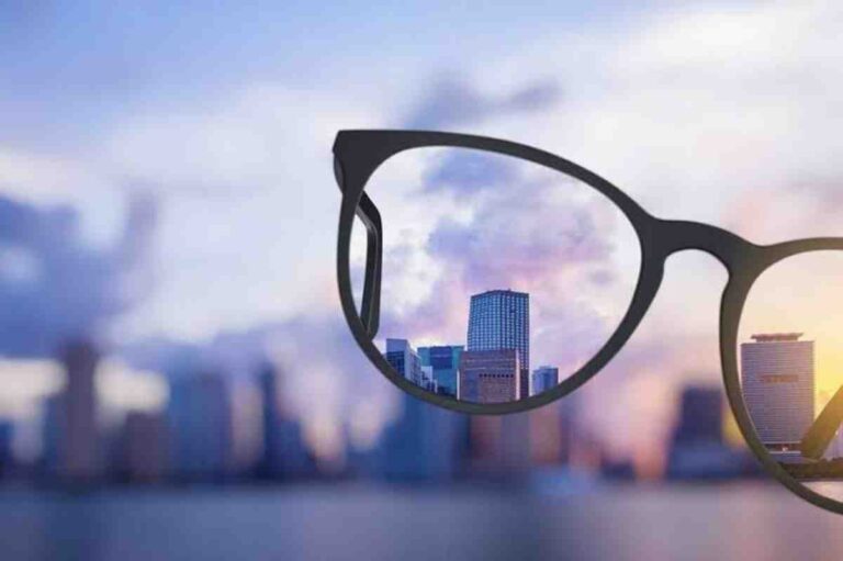تاری دید را ساده نگیرید؛ این علامت ناگهانی می‌تواند یک هشدار جدی باشد