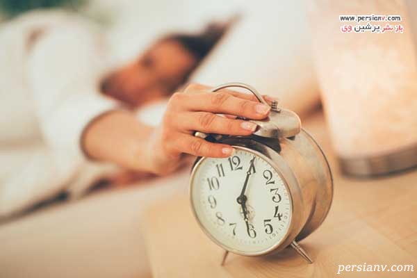 به تعویق انداختن زنگ ساعت بیدار شدن در صبح