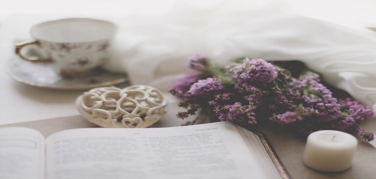 5 کتاب از نویسندگان ایرانی که از عشق برای شما سخن خواهند گفت