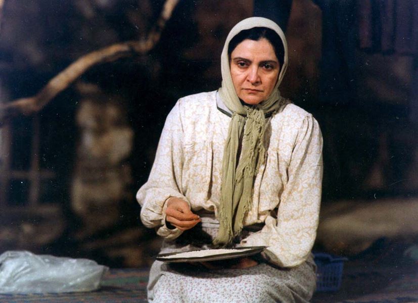 گلاب آدینه در مهمان مامان گلاب آدینه