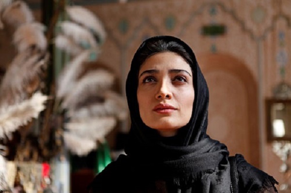 بیوگرافی مینا ساداتی