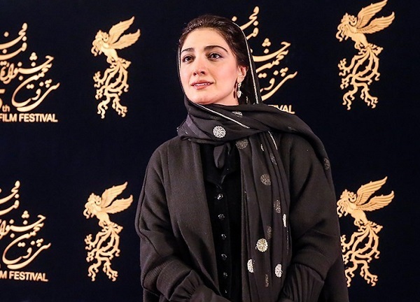 بیوگرافی مینا ساداتی