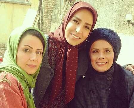 سوگل طهماسبی در کنار عاطفه رضوی سوگل طهماسبی