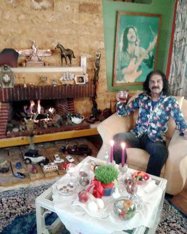 کوروش یغمایی خواننده