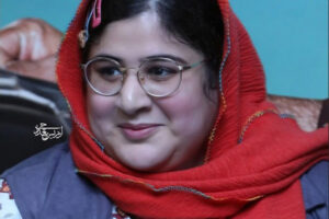 بیوگرافی نگین صفری جم ؛ از دست فروشی عروسک در میدان انقلاب تا بازی در قهوه پدری