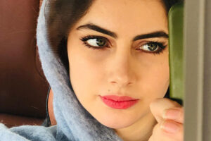 بیوگرافی فرزانه فرنام بازیگر نقش خجسته در بامداد خمار ؛ از شروع تا فعالیت ها