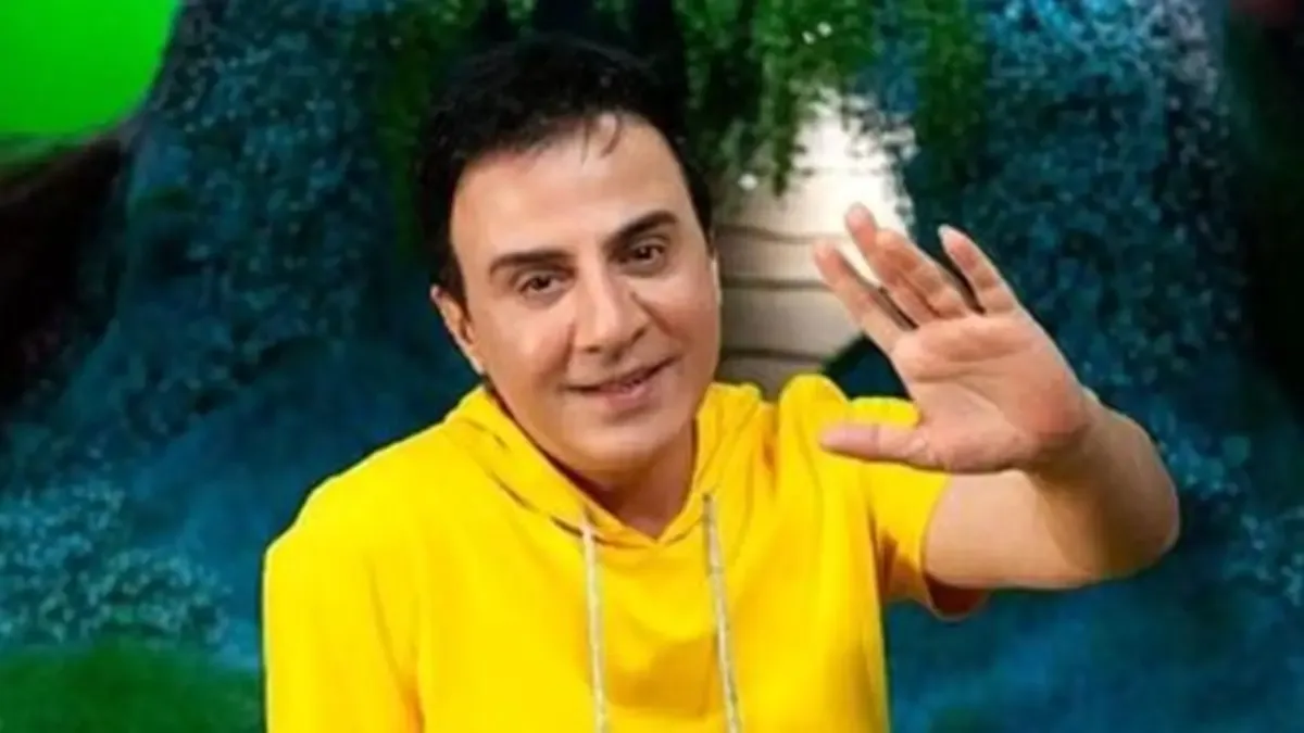 عمو پورنگ در یکی از برنامههای خاطرهانگیز کودک