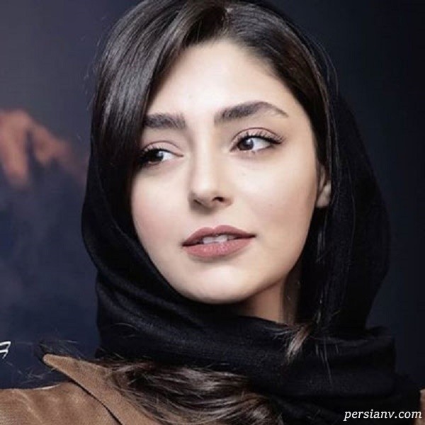 حضور بازیگر زن در نمایشگاه مهدی پاکدل مهدی پاکدل بازیگر