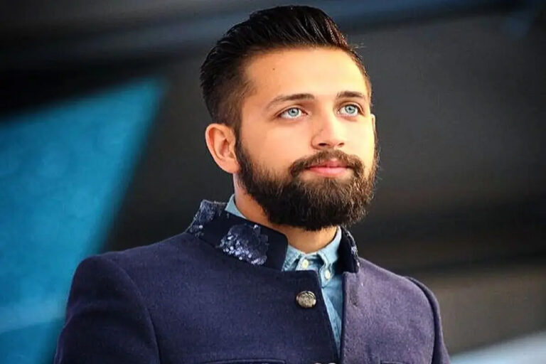 شوآف محسن افشانی در اربعین با دو گوشی گرانقیمت خبرساز شد + ویدئو
