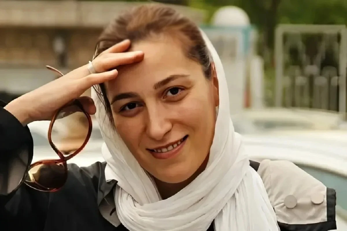 استایل عجیب و رنگارنگ همسر فلامک جنیدی در خیابان + عکس