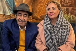 ایرج خواجه‌امیری از داستان شکل‌گیری ترانه‌ی محبوب «پیرهن صورتی» گفت + ویدئو
