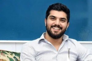 دیدار گرم سینا مهراد و مینا جعفرزاده / اسماعیل و زری خانم در خانه‌ی پیشکسوت + عکس