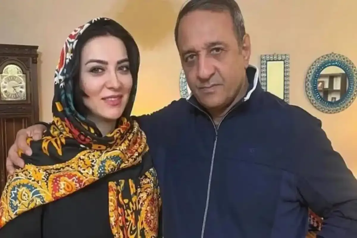 همراهی علی اوسیوند با حمیرا ریاضی در سوگ مادرش ؛ لحظهای تلخ در مراسم خاکسپاری