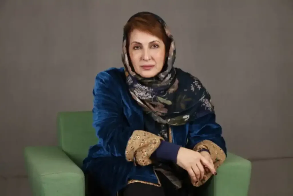 زندگی متفاوت فاطمه گودرزی دور از تهران ؛ روستایی آرام با کمترین امکانات