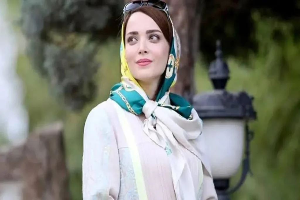 لحظه شکار شدن احساسات بهنوش طباطبایی هنگام آوازخوانی علی زندوکیلی + ویدئو