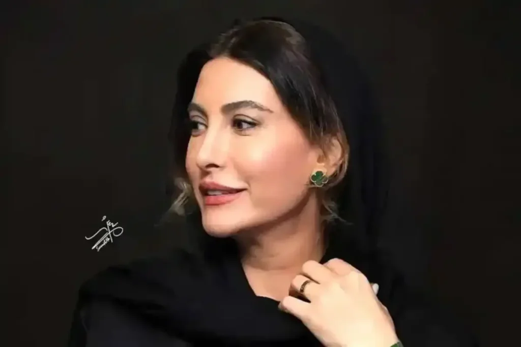 گریه فریبا نادری در مراسم رونمایی آلبوم محمدرضا منصوری