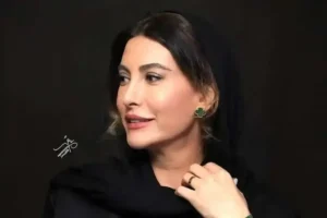 گریه فریبا نادری در مراسم رونمایی آلبوم محمدرضا منصوری