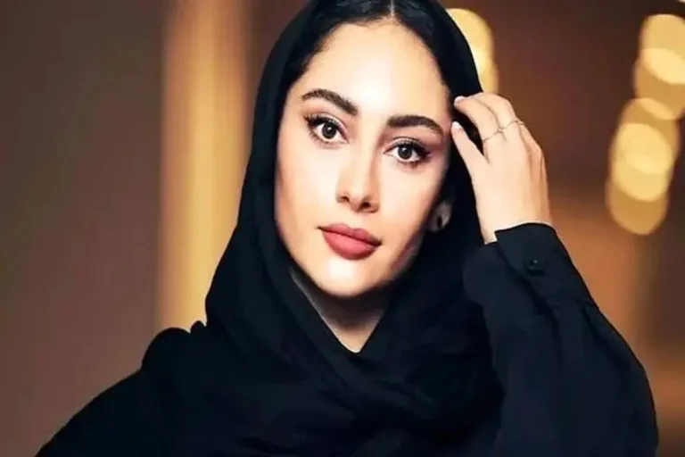 ترلان پروانه با پیام‌های خانوادگی دل مخاطبان را برد / واکنش پدری و مادری به درخشش دخترشان + عکس