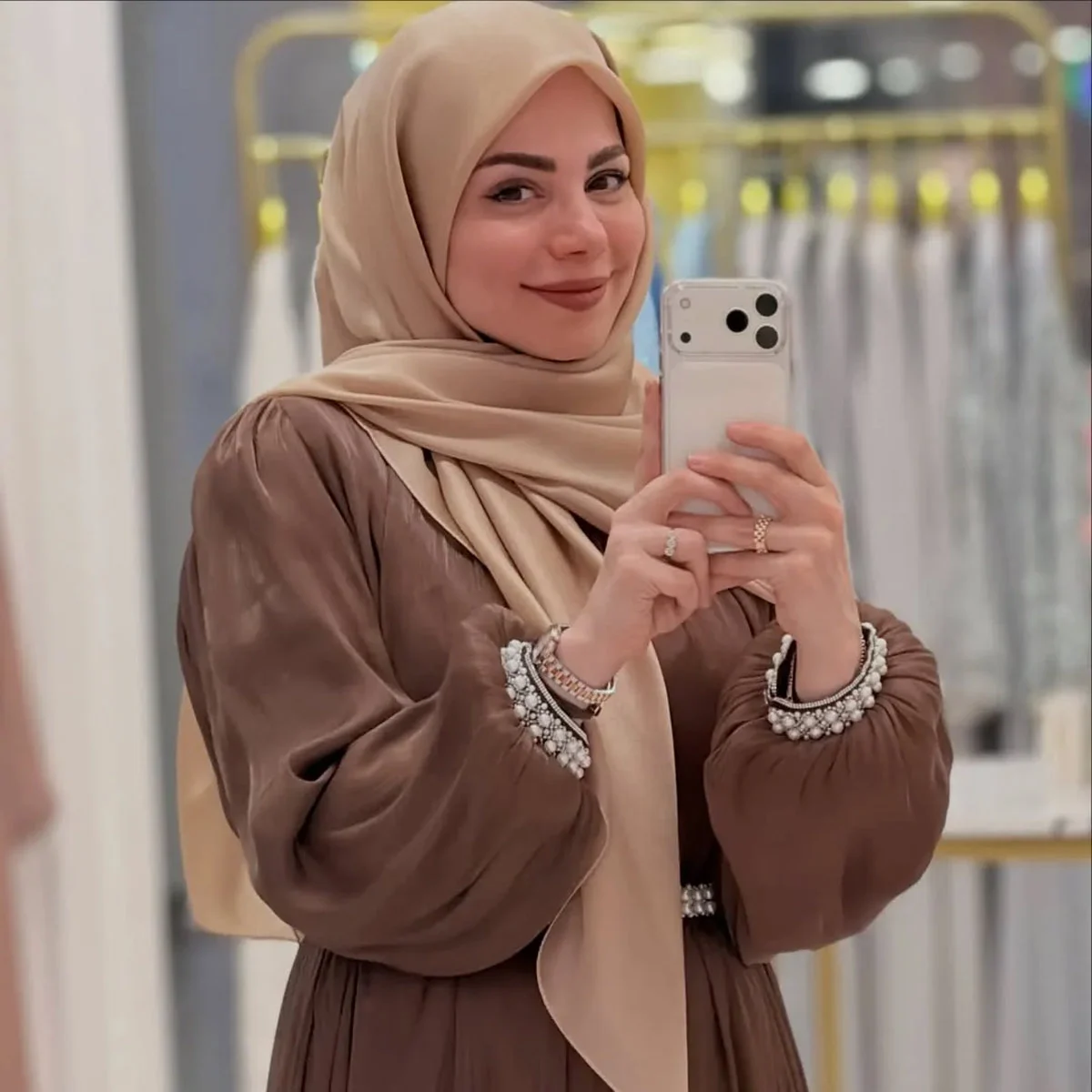 سلفی آینه‌ای و استایل متفاوت محیا اسناوندی / مجری تلویزیون با رنگ‌های گرم درخشید! + عکس