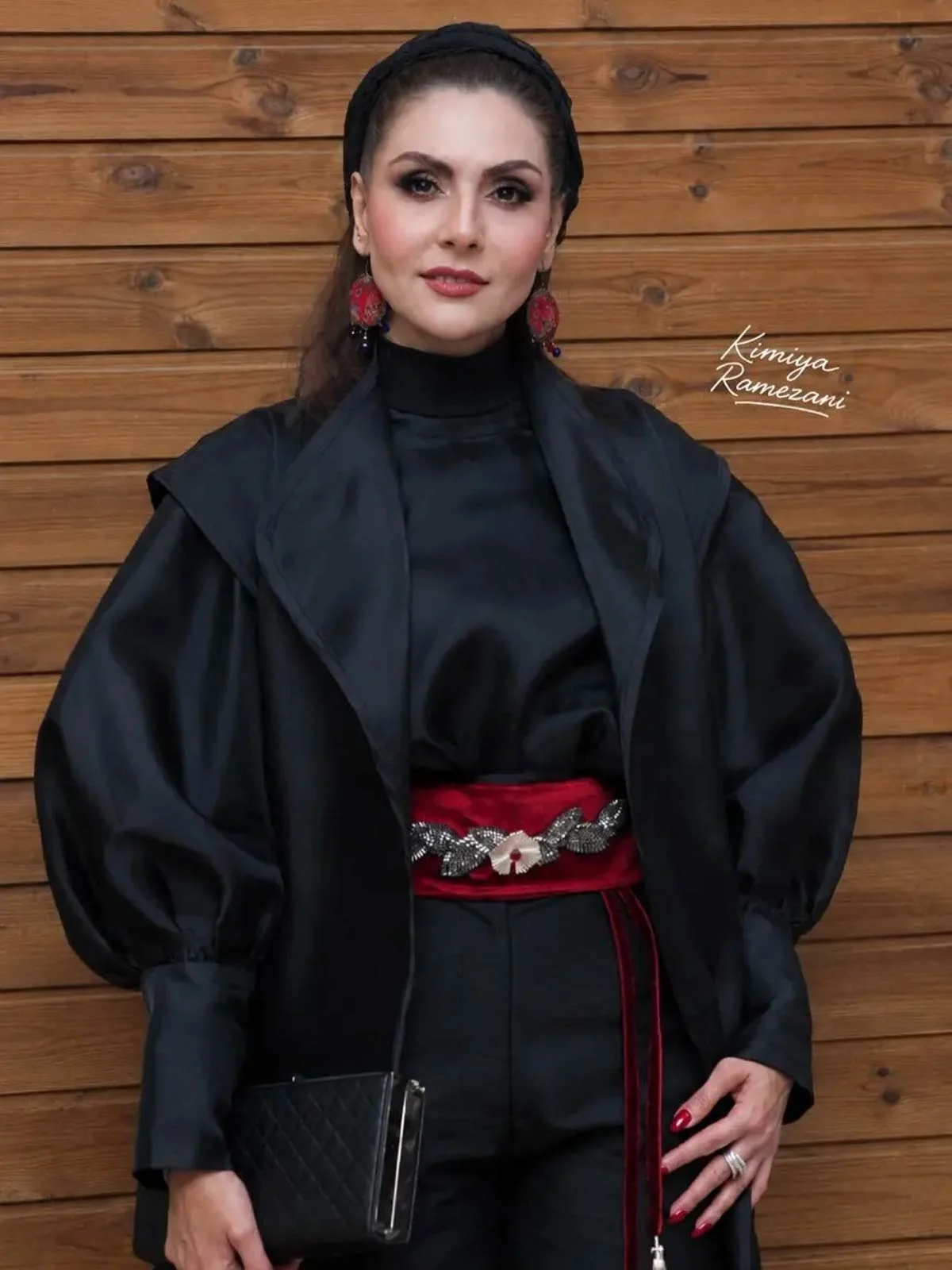 استایل متفاوت شیوا مکینیان همه را شگفتزده کرد! / درخشش «شری پایتخت» در شب سینمایی + تصاویر