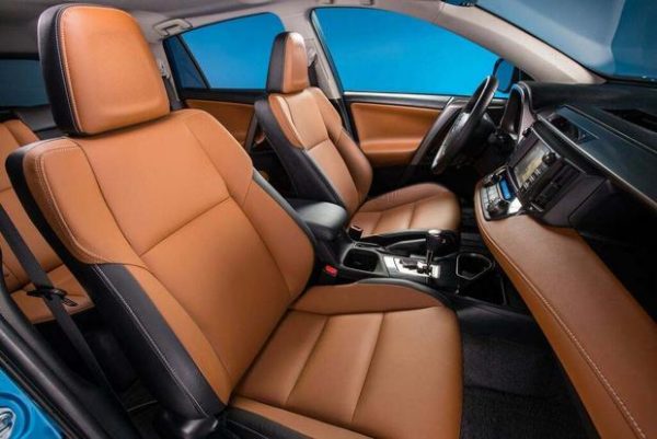 نمای داخلی تویوتا RAV4 تویوتا RAV4