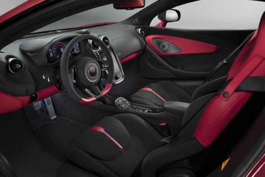 نمای داخلی مک لارن 570S مک لارن 570S