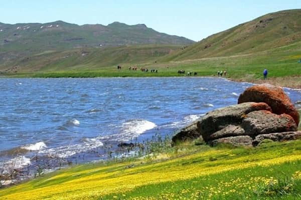 دریاچه نئور تالش