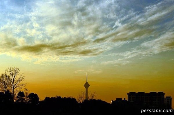 برج میلاد تهران در غروب برج میلاد تهران