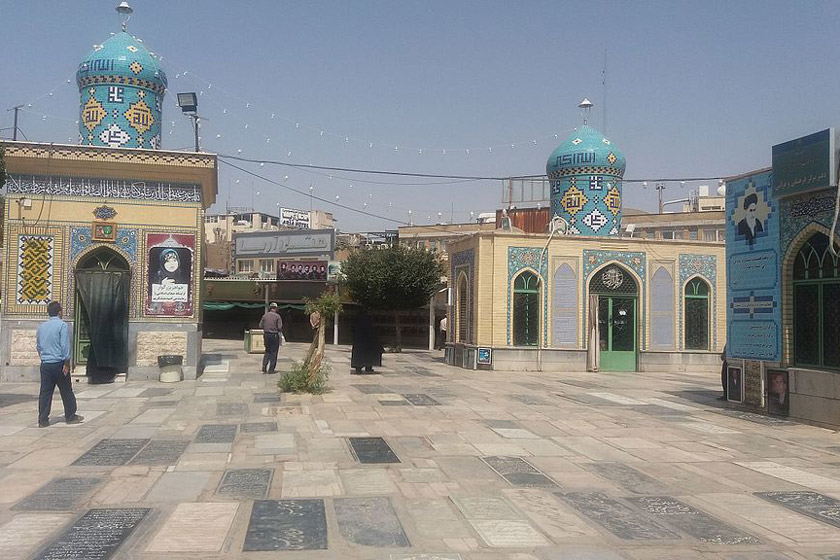 قبرستان شیخان محل دفن بسیاری از علمای شیعه است قبرستان شیخان