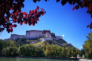 آسمان فیروزه ای چین، همان چیزی که گردشگران طبیعت به دنبالش هستند+تصاویر