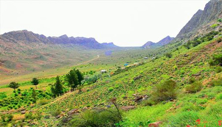 دره هندوستان جاذبه ای بکر دیدنی در خراسان جنوبی می باشد دره هندوستان