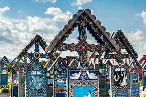 قبرستان مری شادترین قبرستان جهان است+تصاویر