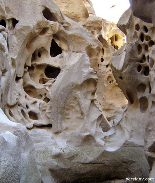 تنگه چاهکوه