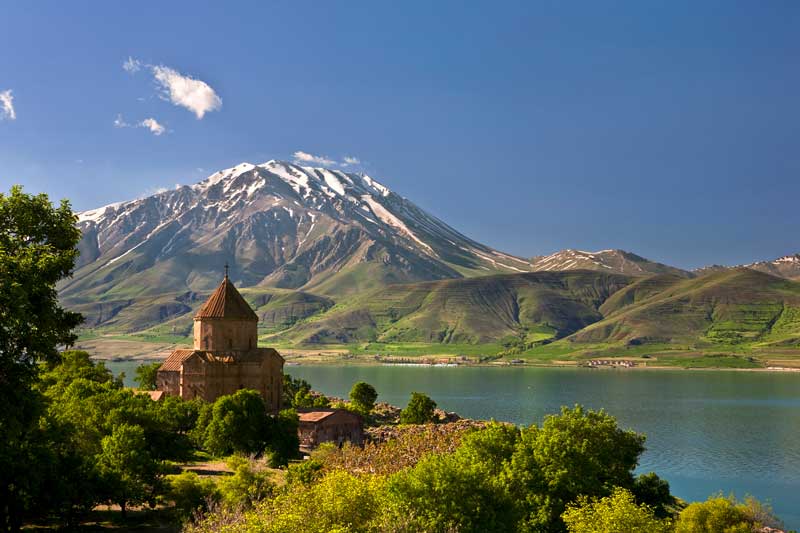 جاذبه های گردشگری شهر وان