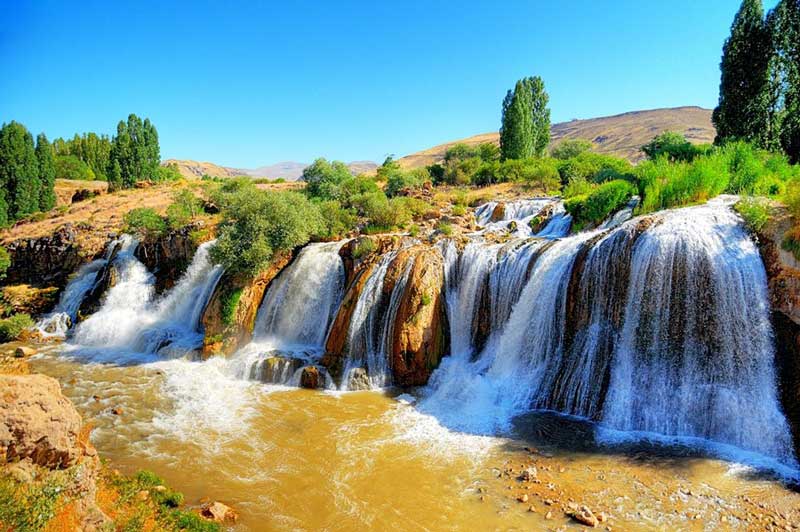 جاذبه های گردشگری شهر وان