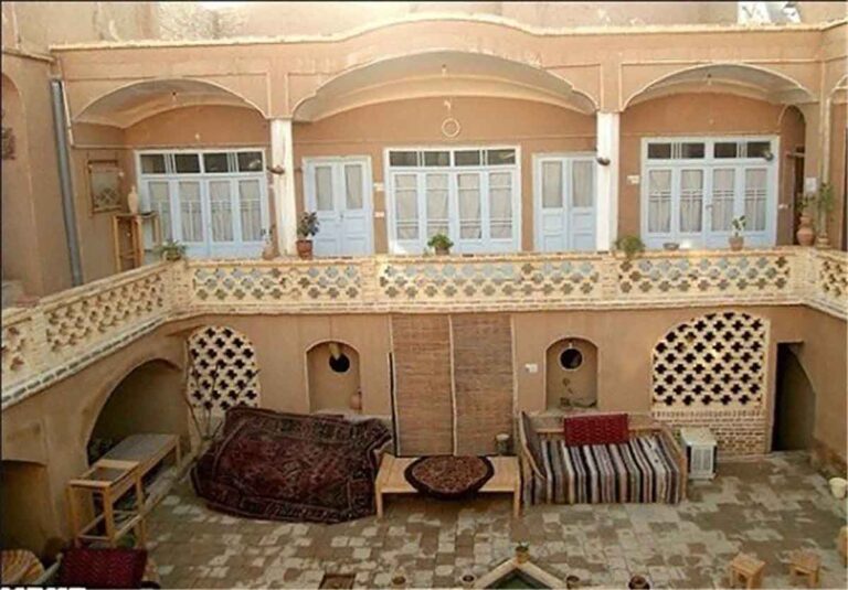 فهرست ۲۰ اقامتگاه بومگردی برتر یزد و کرمان ؛ شبمانی در دل تاریخ صفوی و قاجار