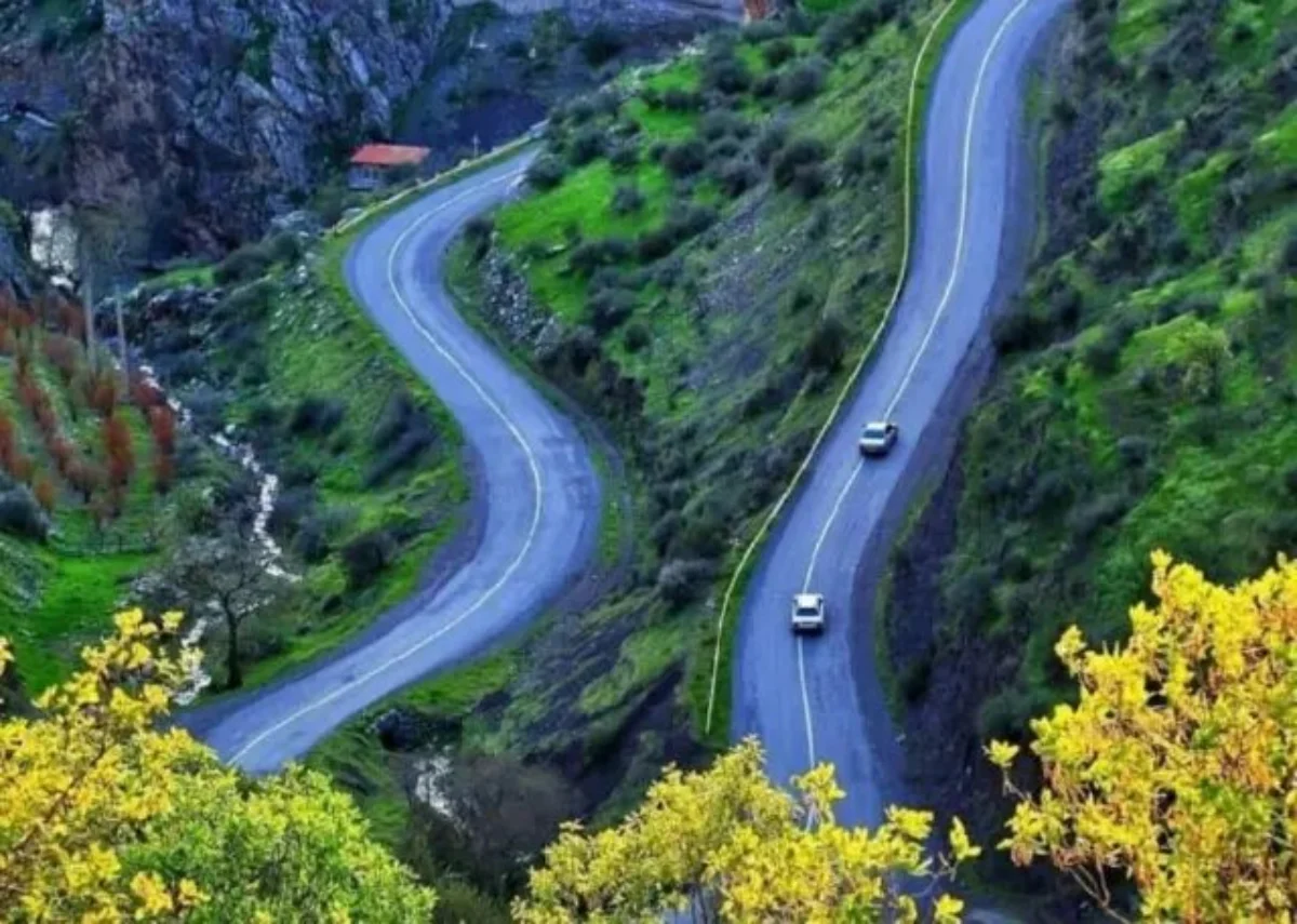 زیباترین جادههای ایران؛ ۱۰ مسیر دیدنی و خنک برای سفر تابستانی زیباترین جادههای ایران؛ ۱۰ مسیر دیدنی و خنک برای سفر تابستانی