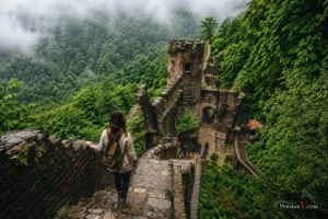 قلعه رودخان کجاست؟ راهنمای سفر به قلعه هزارپله گیلان و بهترین زمان بازدید