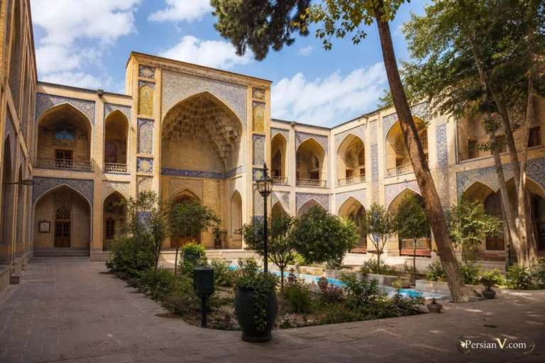 اینجا یکی از تماشایی‌ترین مدارس تاریخی قزوین است ؛ شکوه معماری صالحیه در یک قاب
