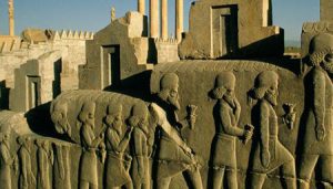 ساختار اجتماعی ایران باستان؛ بررسی خانواده، طایفه و حکومت