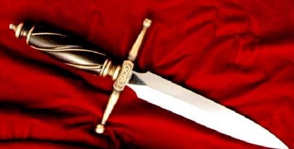تعبیر خواب خنجر , دیدن خنجر در خواب چه تعبیری دارد؟