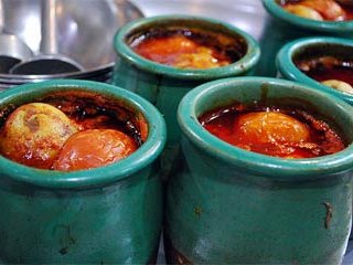 وقتی مربی سرشناس شاگردانش را به رستوران سنتی میبرد