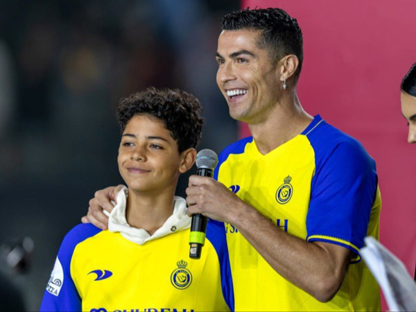 کریستیانو رونالدو، ستاره پرتغالی النصر به پیشنهاد وسوسه‌انگیز دونالد ترامپ رئیس‌جمهور آمریکا دست رد زد + عکس