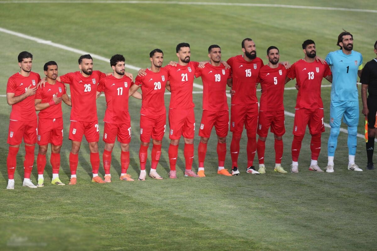 نام رختکن تیم ملی به «میناب ۱۶۸» تغییر کرد / ادای احترام ویژه به ۱۶۸ شهید مدرسه شجره طیبه میناب در اردوی ملی‌پوشان + عکس