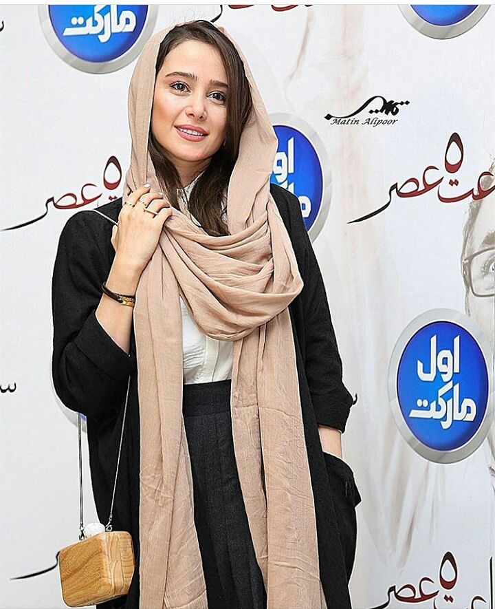 اکران با شکوه فیلم سینمایی ساعت ۵ عصر با حضور گسترده چهره ها فیلم اکران فیلم سینمایی ساعت ۵ عصر