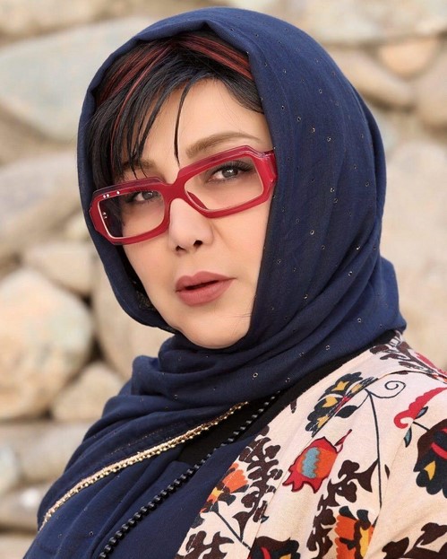 بهنوش بختیاری فرزند خوانده بهنوش بختیاری