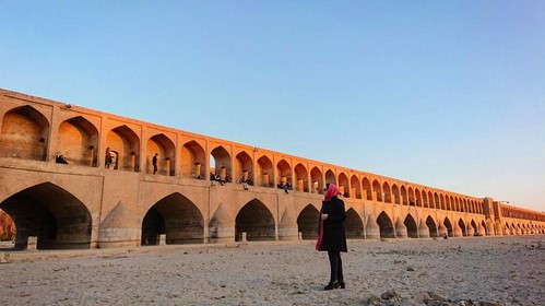 مهراوه شریفی نیا چهره ها در شبکه های اجتماعی 519