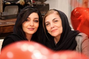 بازیگران و چهره های مشهور در کنار پدر و مادرهایشان 131