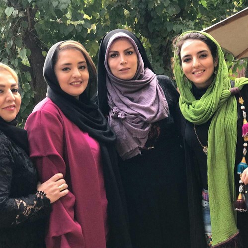 نرگس محمدی با خواهر و مادرش عکس خانوادگی هنرمندان 155
